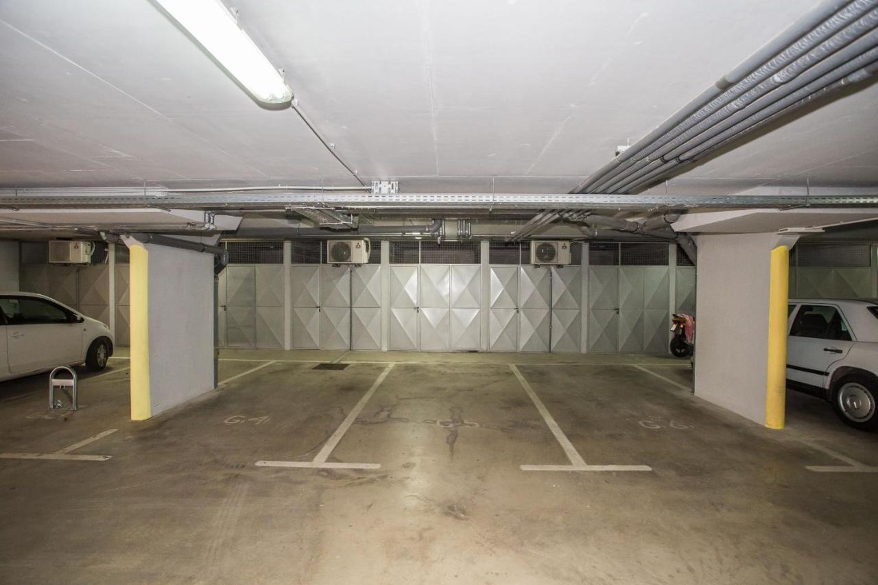 Apartment Dora Near Sea And Center With Private Garage 포레치 외부 사진
